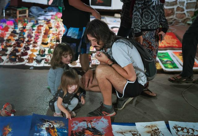 一朵：世界各国游人夜夜乐此不疲血拼pg电子模拟器免费试玩琅勃拉邦奇葩(图2)
